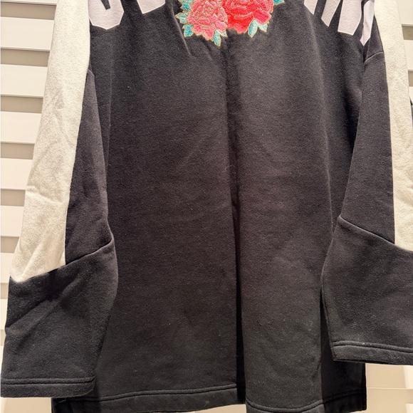 Victoria's Secret Black and White Lace-Up Top - Picture 4 of 6